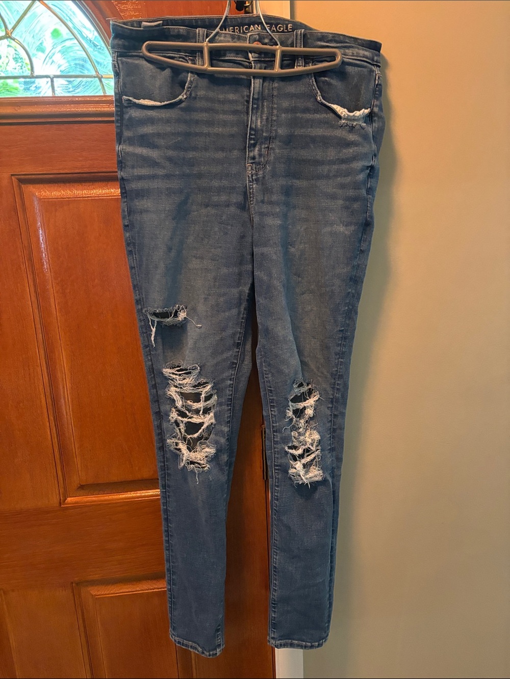 American Eagle Outfitters Women's Distressed Skinny Jeans in Medium Blue Wash